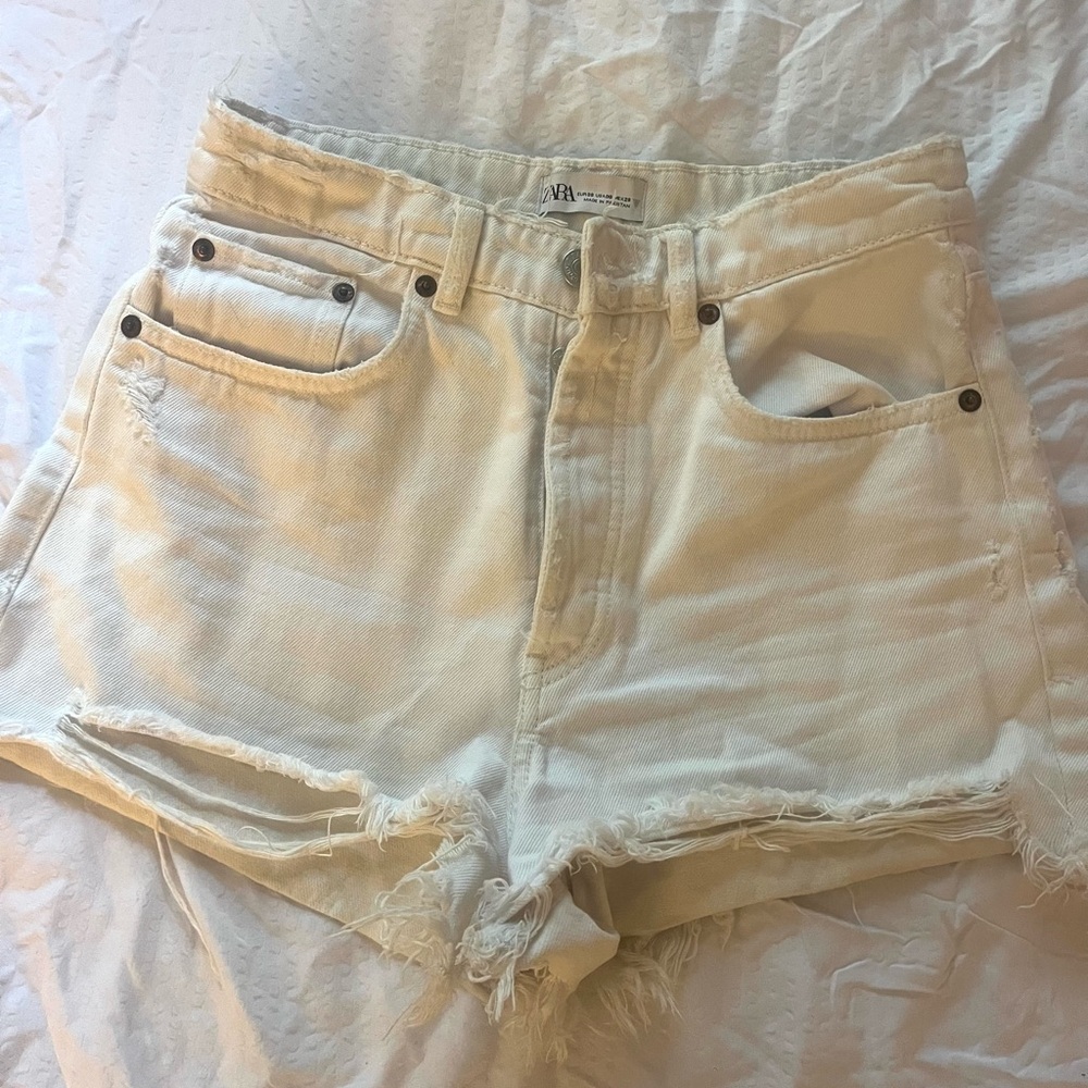 White HighWasted Zara Short Sz 6